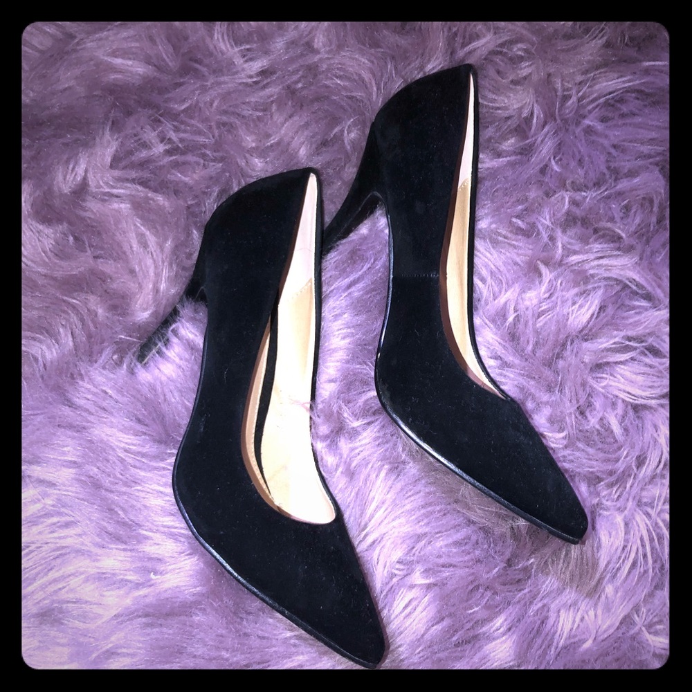 Velvet pointed-toe pumps